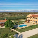 Levatinka Zadarvillas 别墅 *