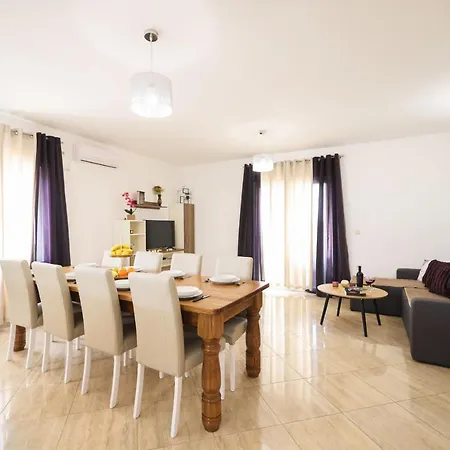 Levatinka Zadarvillas *