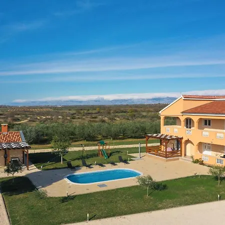 Βίλα Levatinka Zadarvillas *