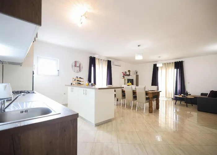 Levatinka Zadarvillas *